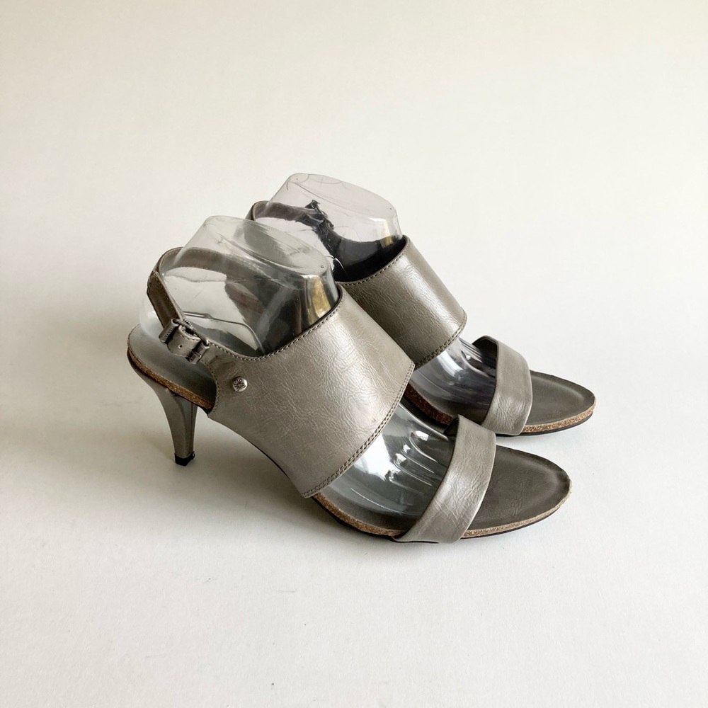 Simply Vera Vera Wang Grey Leather Heeled Slingbacks size 10